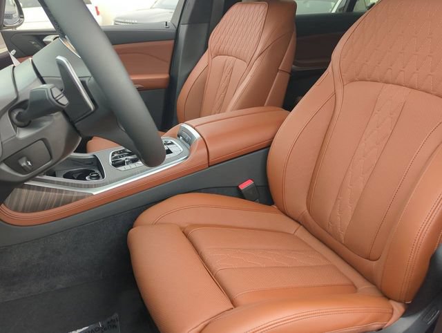 Used 2026 BMW X7 xDrive40i w/ M Sport Package AWD/4WD image 17