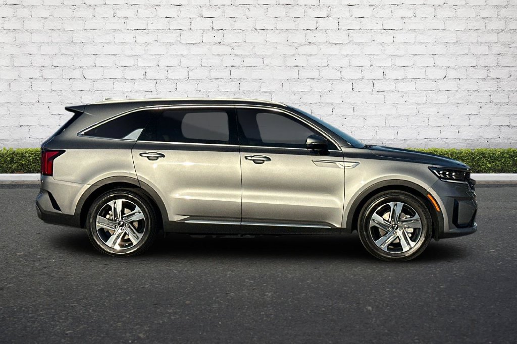 Used 2023 Kia Sorento SX Prestige w/ Panoramic Sunroof Package AWD/4WD image 3