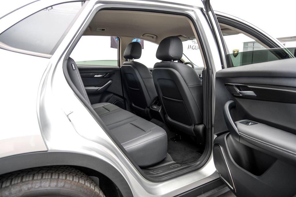 Used 2023 VinFast VF 8 Eco AWD/4WD image 47
