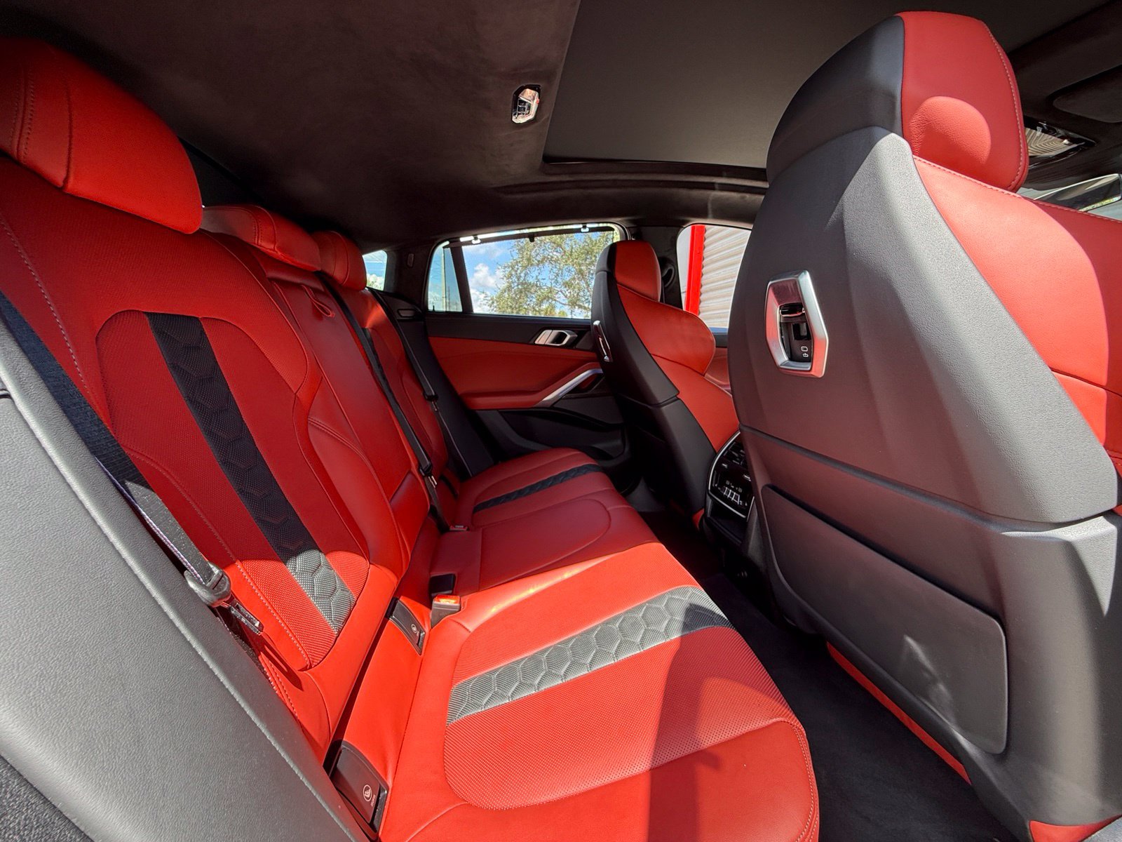 Used 2025 BMW X6 M Competition w/ Executive Package AWD/4WD image 36