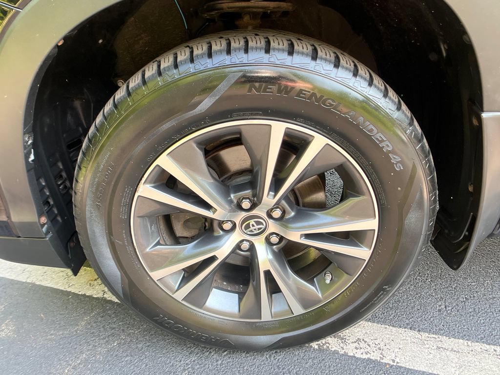 Used 2016 Toyota Highlander XLE AWD/4WD image 26