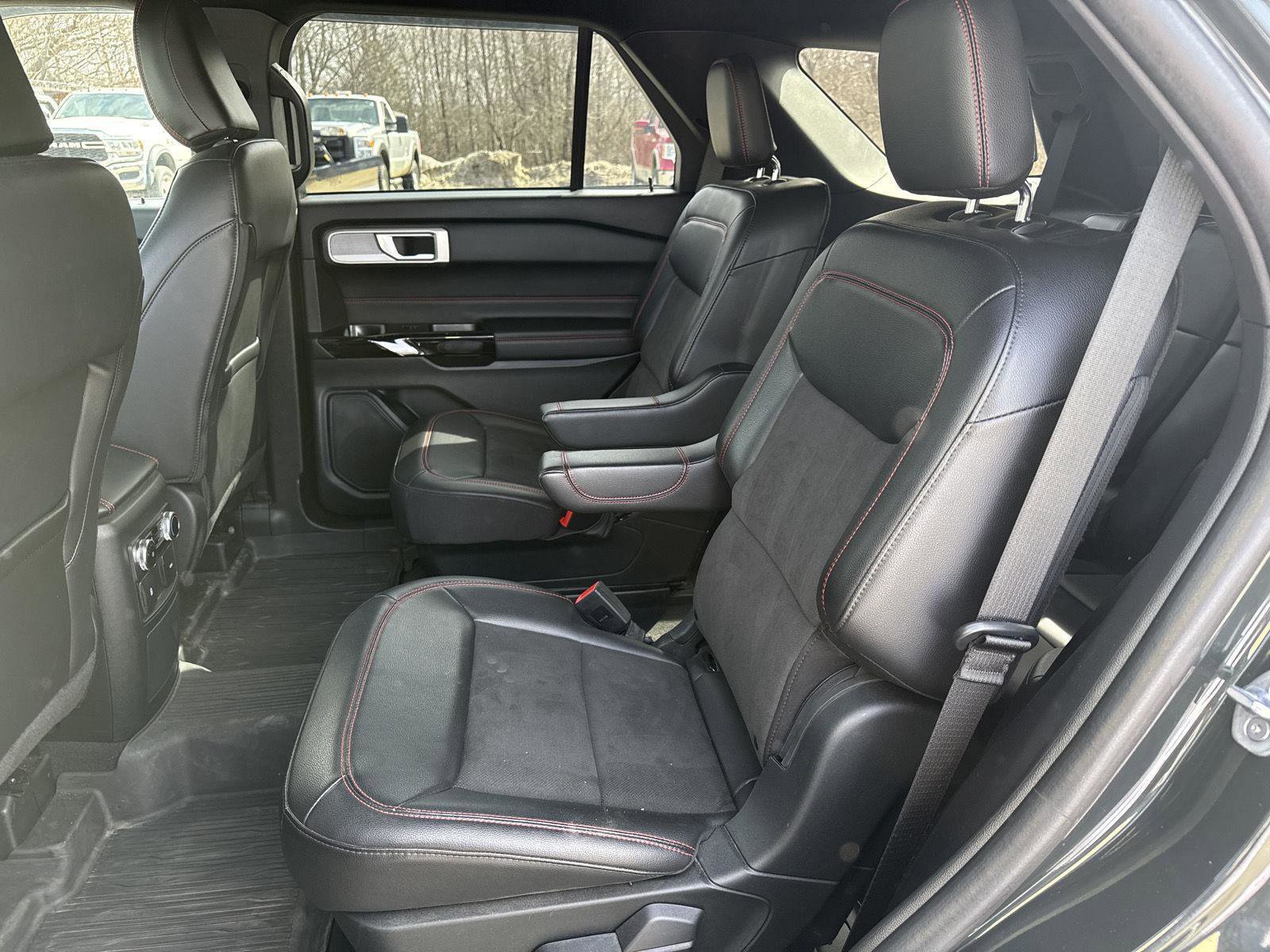 Used 2023 Ford Explorer ST-Line image 14