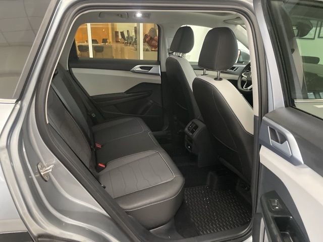 Certified 2025 Volkswagen Taos SE w/ Panoramic Sunroof Package AWD/4WD image 10