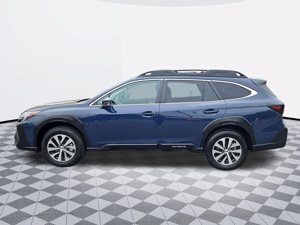 Used 2025 Subaru Outback Premium AWD/4WD image 3