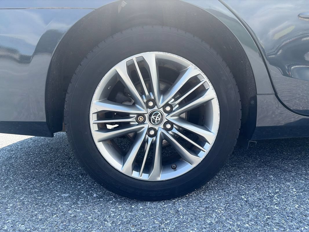 Used 2017 Toyota Camry SE FWD image 31