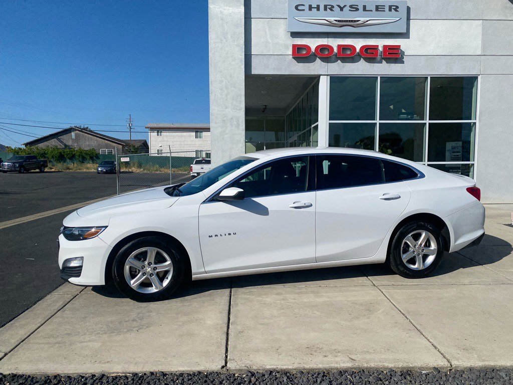 Used 2020 Chevrolet Malibu LS w/ Driver Confidence Package II image 3