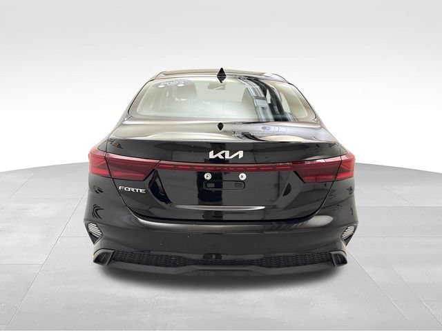 Used 2023 Kia Forte LXS FWD image 4