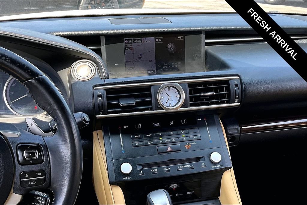 Used 2015 Lexus RC 350 w/ Luxury Package RWD image 9