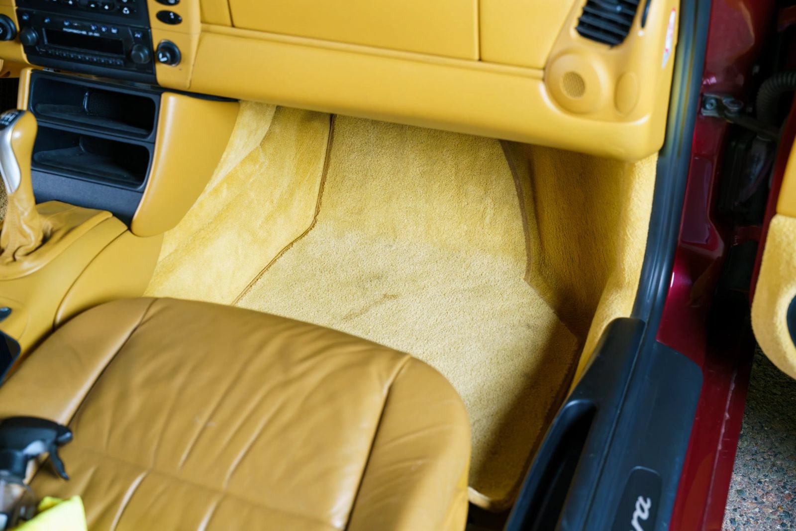 Used 2000 Porsche 911 Carrera image 78