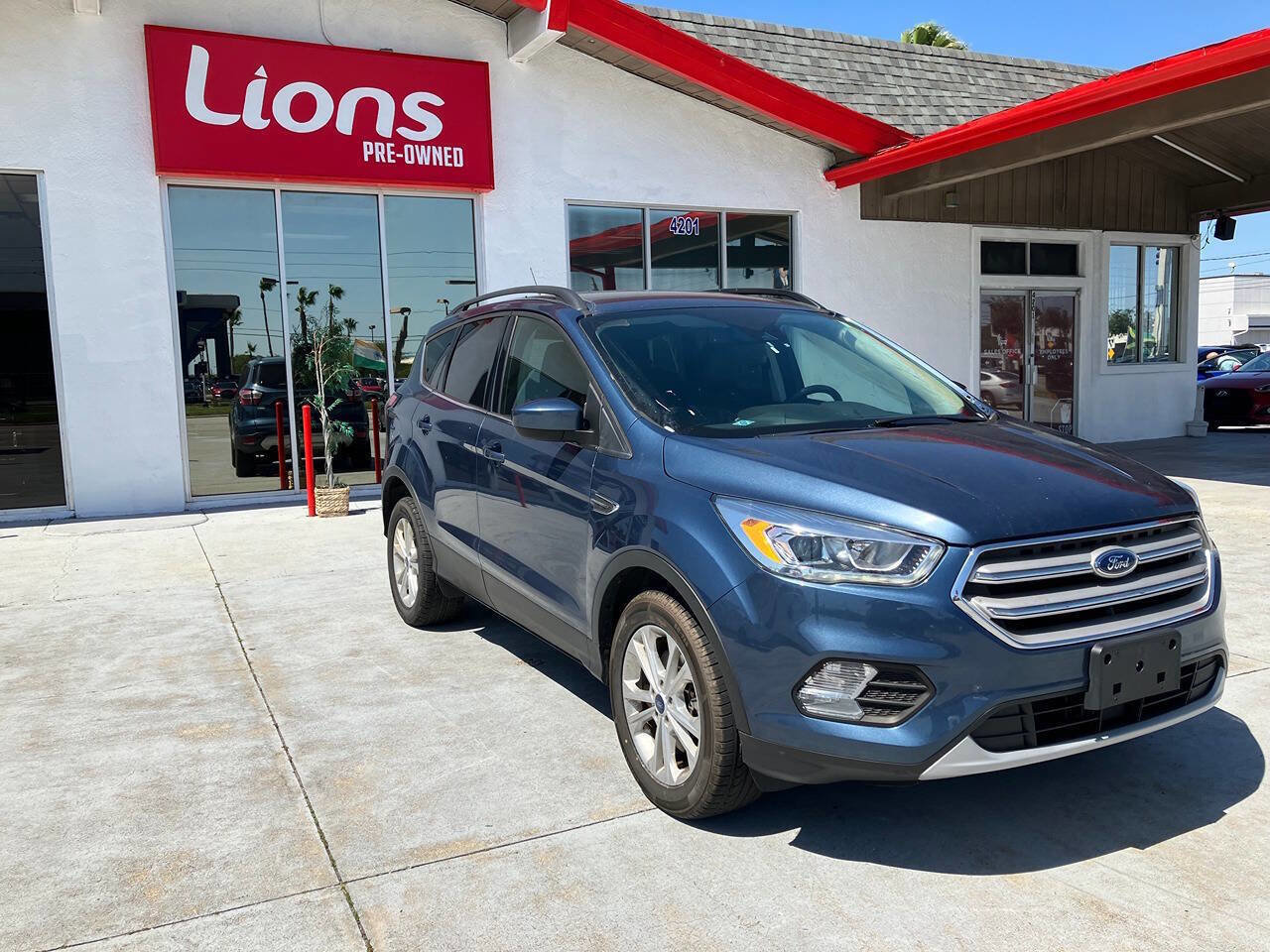 Used 2018 Ford Escape SEL w/ Ford Safe & Smart Package image 2