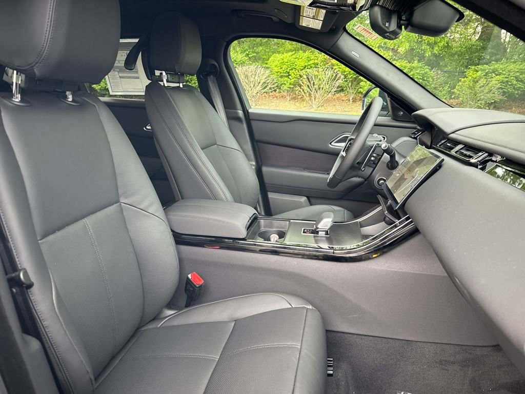 New 2026 Land Rover Range Rover Velar Dynamic SE image 16