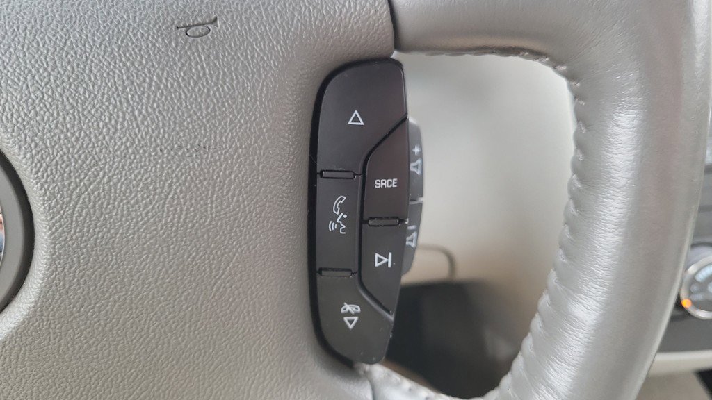 Used 2010 Buick Lucerne CXL w/ Driver Confidence Package image 25