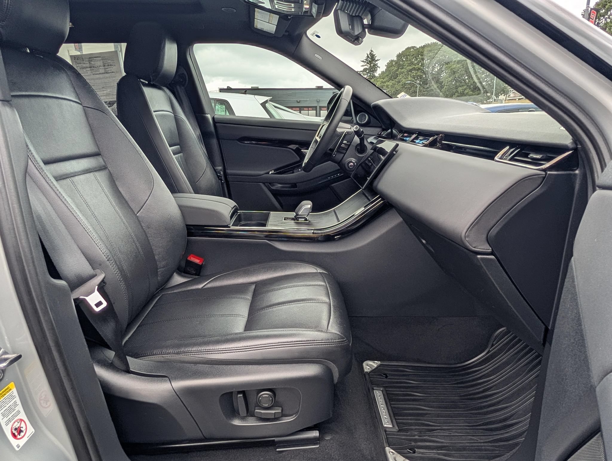 Used 2024 Land Rover Range Rover Evoque Dynamic SE AWD/4WD image 7