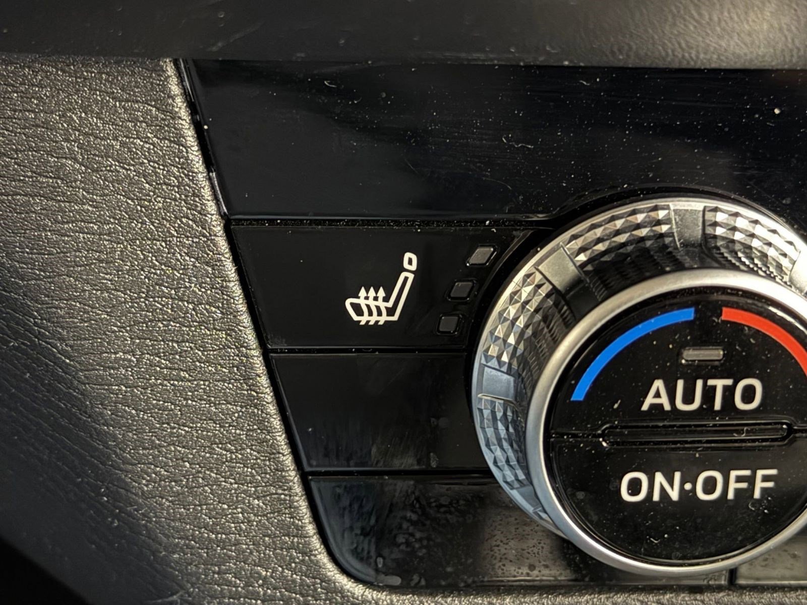 Used 2025 Mitsubishi Outlander ES image 27