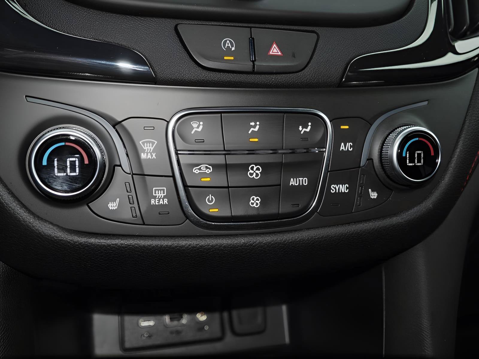 Used 2024 Chevrolet Equinox RS w/ LPO, Floor Liner Package FWD image 13