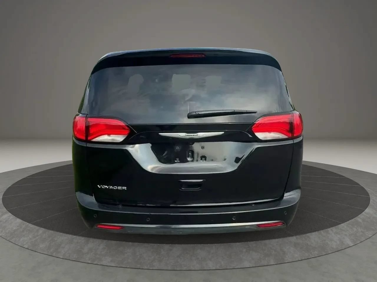 Used 2026 Chrysler Voyager LX FWD image 5