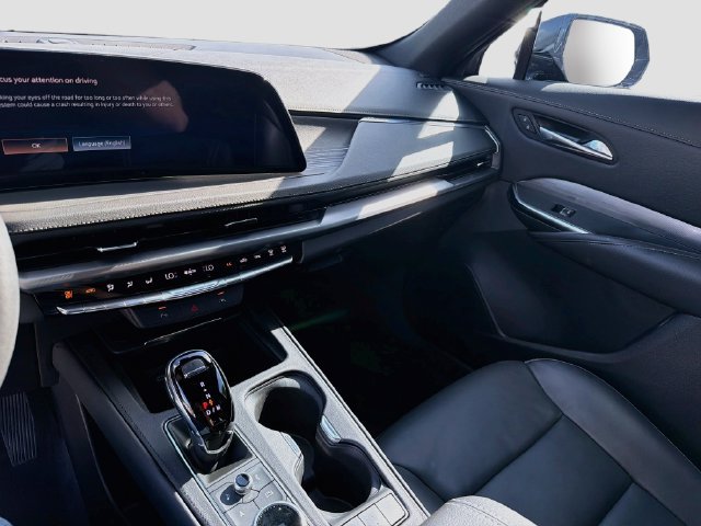 Used 2024 Cadillac XT4 Premium Luxury FWD image 26