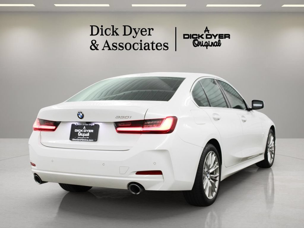 Used 2024 BMW 330i Sedan w/ Convenience Package RWD image 11