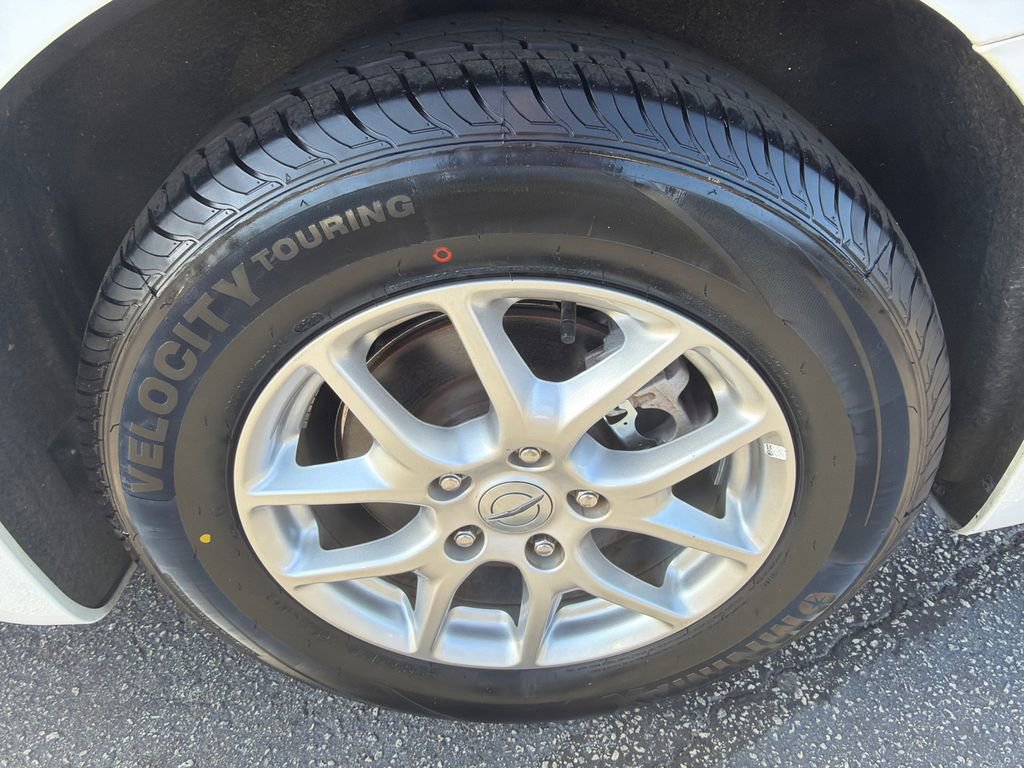 Used 2024 Chrysler Pacifica Touring-L FWD image 19
