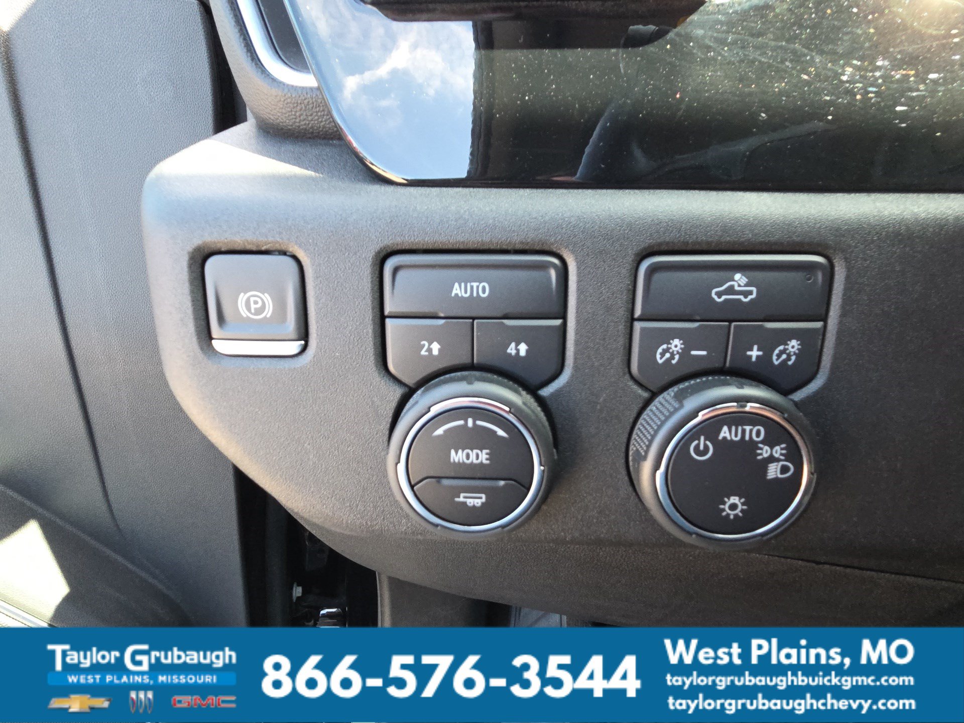 Used 2023 Chevrolet Silverado 1500 LT w/ Protection Package AWD/4WD image 21