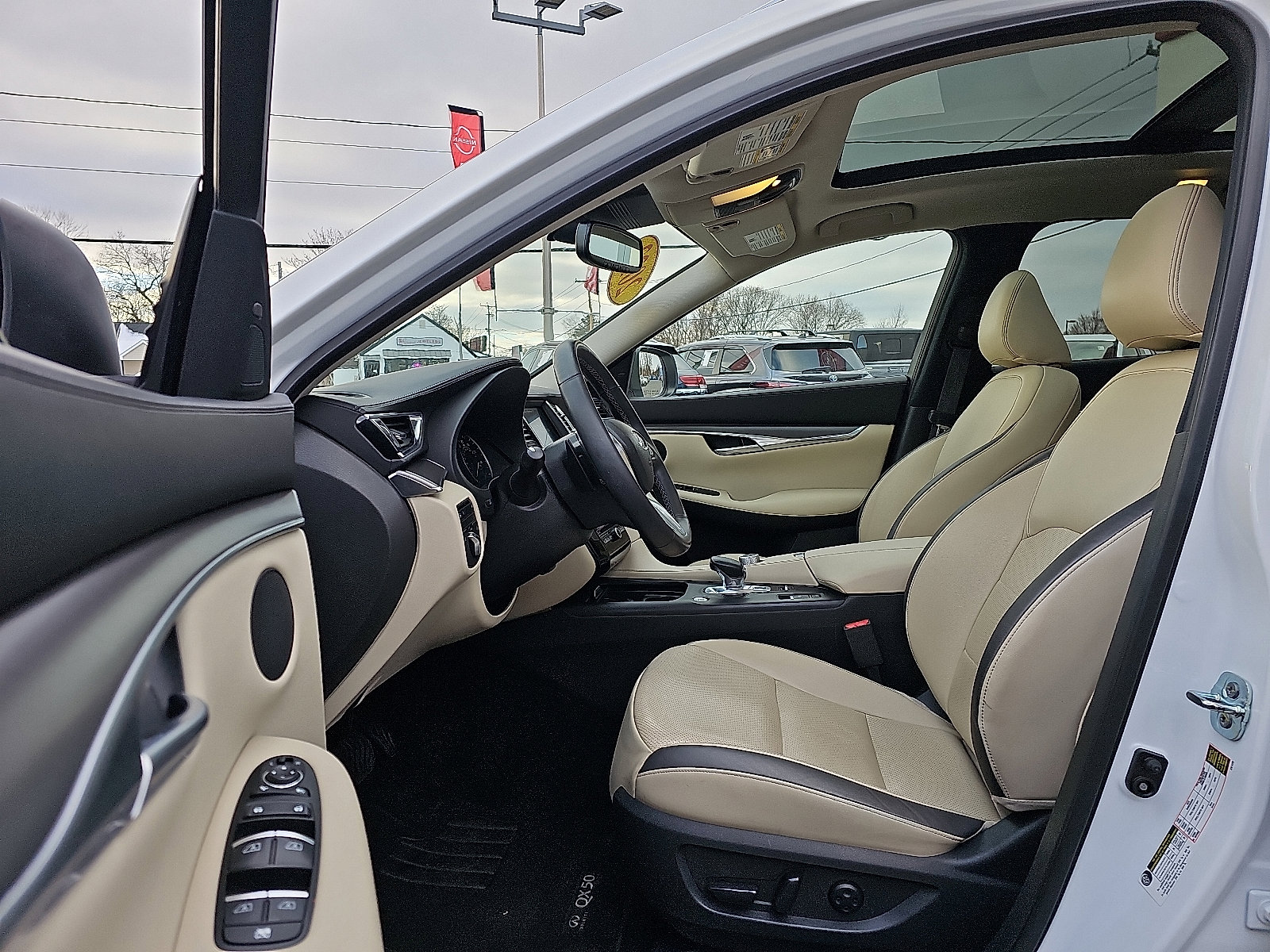 Used 2022 INFINITI QX50 Luxe w/ Cargo Package image 14