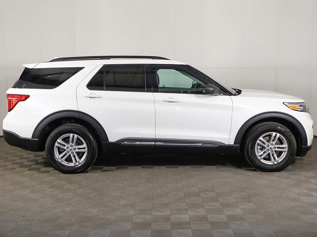 Used 2024 Ford Explorer XLT AWD/4WD image 17
