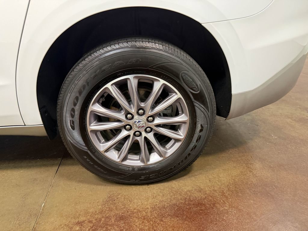 Used 2023 Buick Enclave Essence AWD/4WD image 90