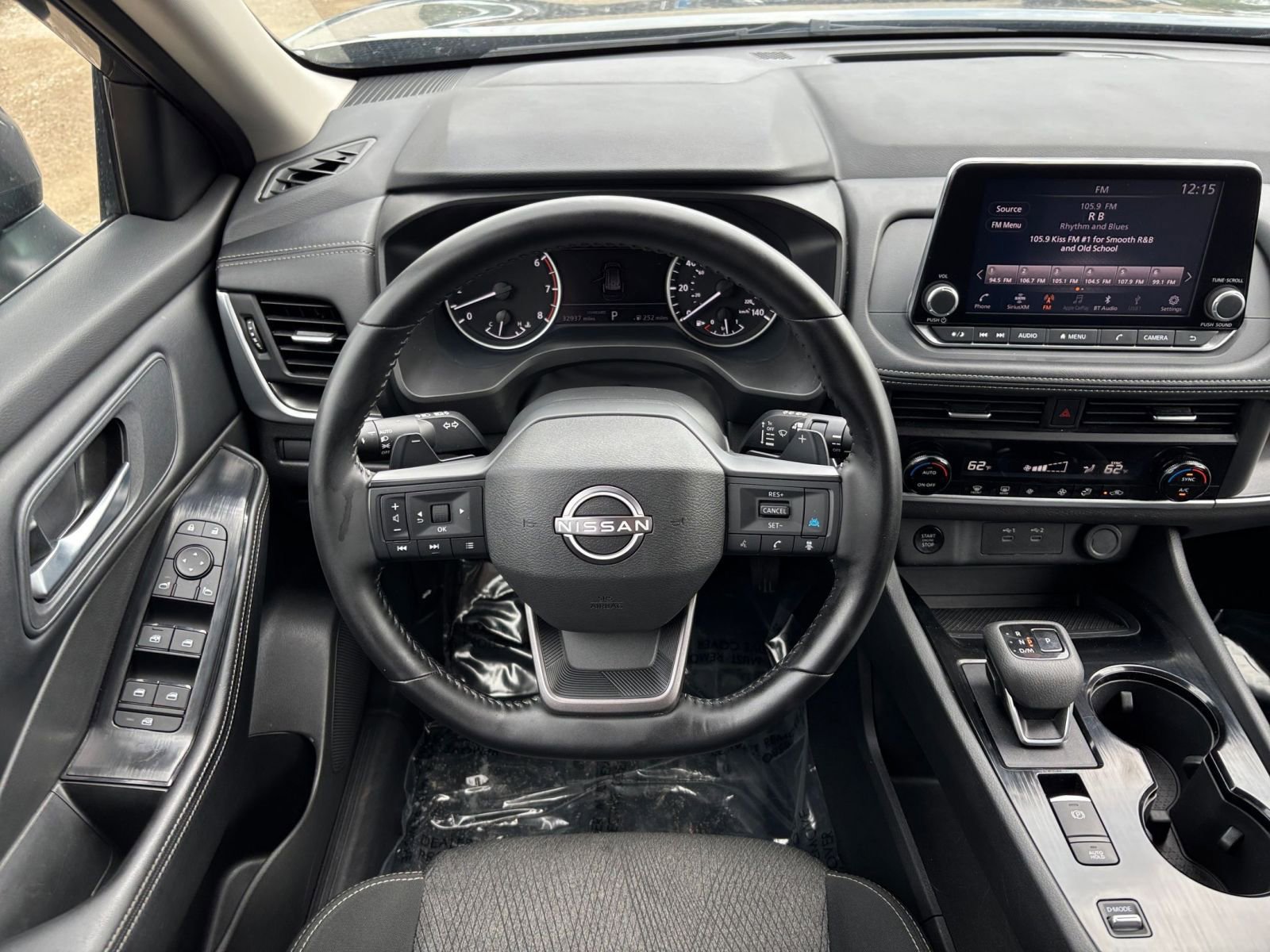 Used 2025 Nissan Rogue SV FWD image 36