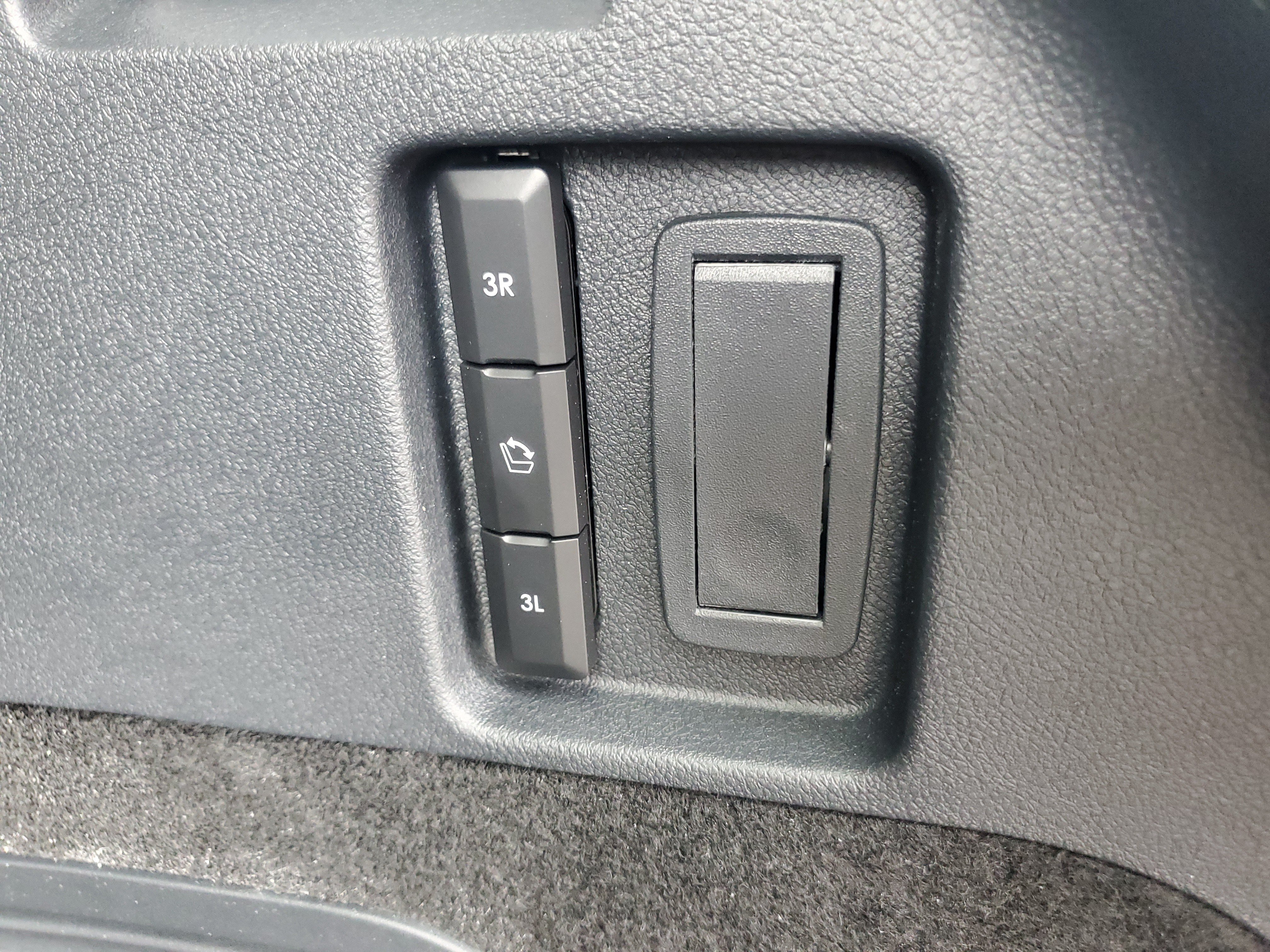 New 2027 Lincoln Aviator AWD image 30