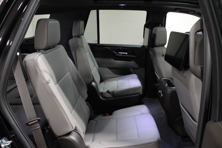 New 2026 GMC Yukon Elevation w/ Elevation Premium Package AWD/4WD image 32