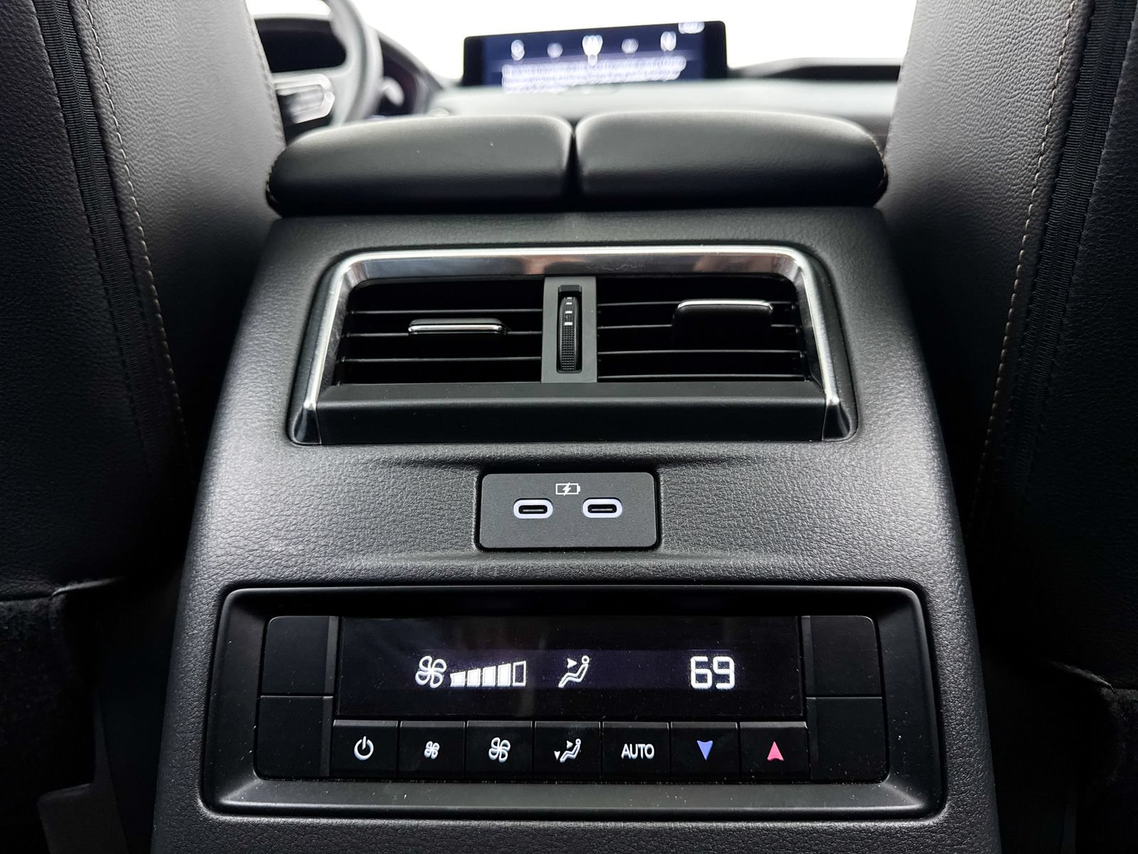 Certified 2025 MAZDA CX-70 Plug-In Hybrid w/ Premium Pkg AWD/4WD image 22
