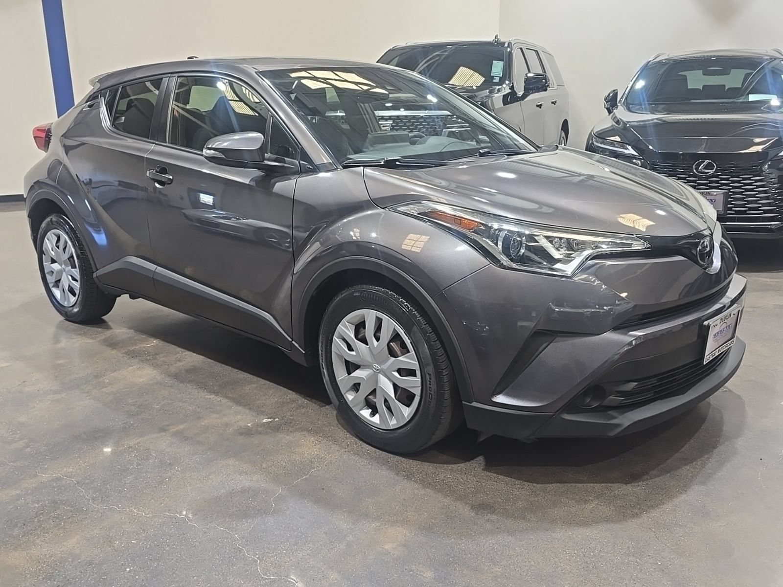 Used 2019 Toyota C-HR LE FWD image 2