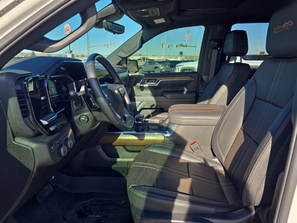 Used 2025 Chevrolet Silverado 1500 High Country w/ High Country Premium Package image 18