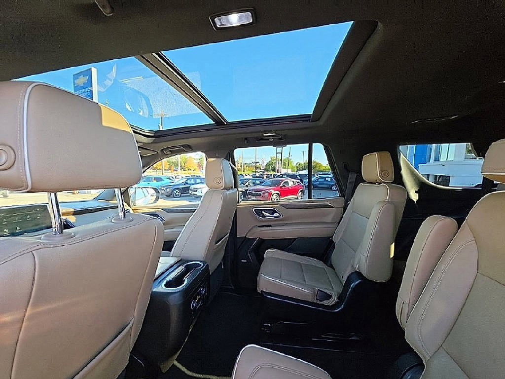 Used 2023 Chevrolet Tahoe Premier AWD/4WD image 30