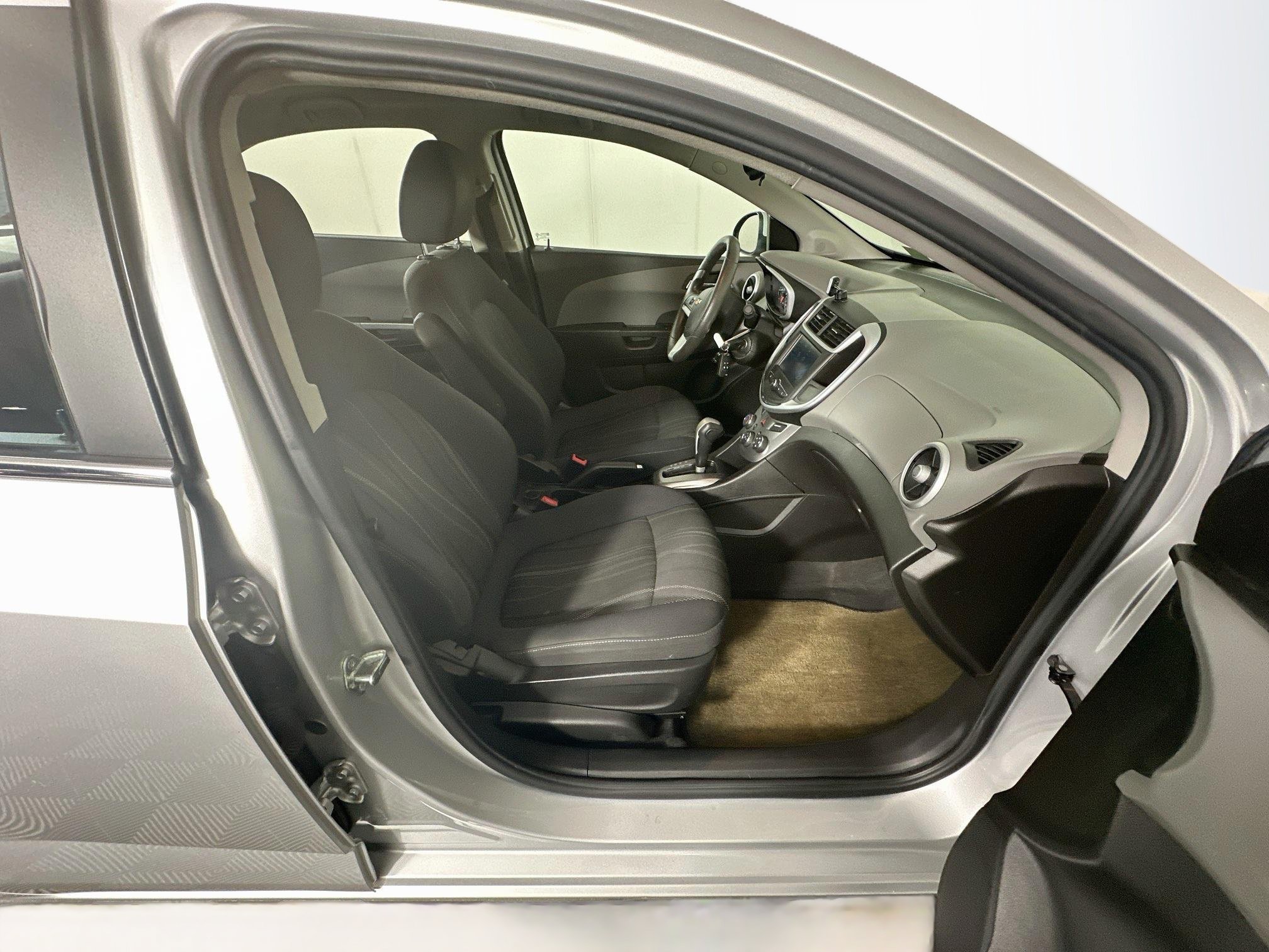 Used 2017 Chevrolet Sonic LT FWD image 28