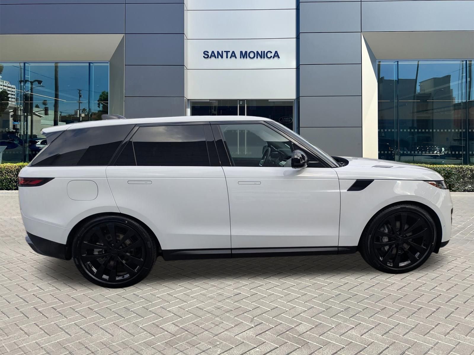 New 2026 Land Rover Range Rover Sport SE AWD/4WD image 7