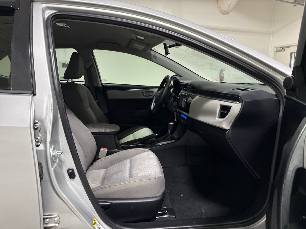 Used 2016 Toyota Corolla LE FWD image 21