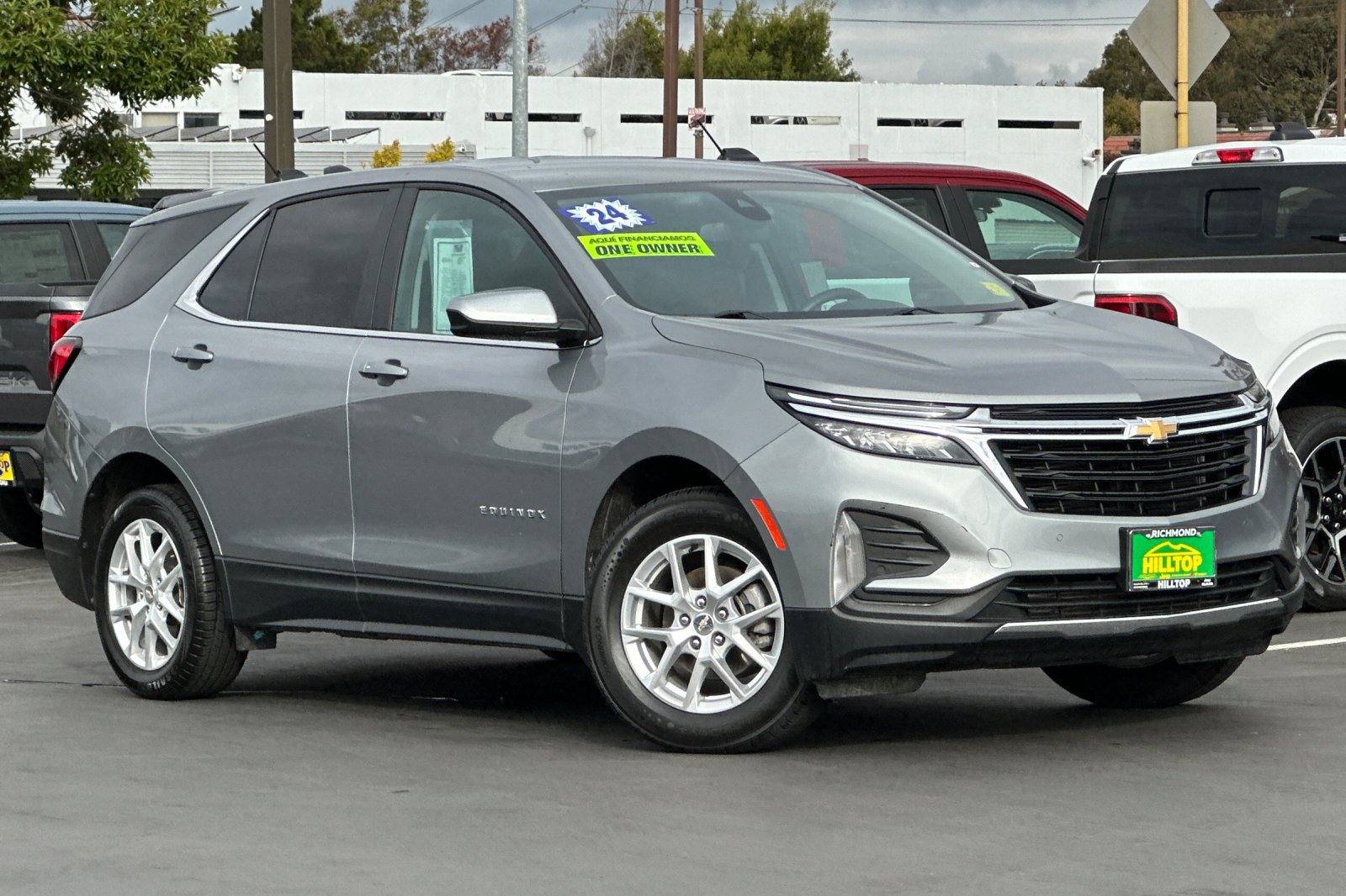 Used 2024 Chevrolet Equinox LT FWD image 2