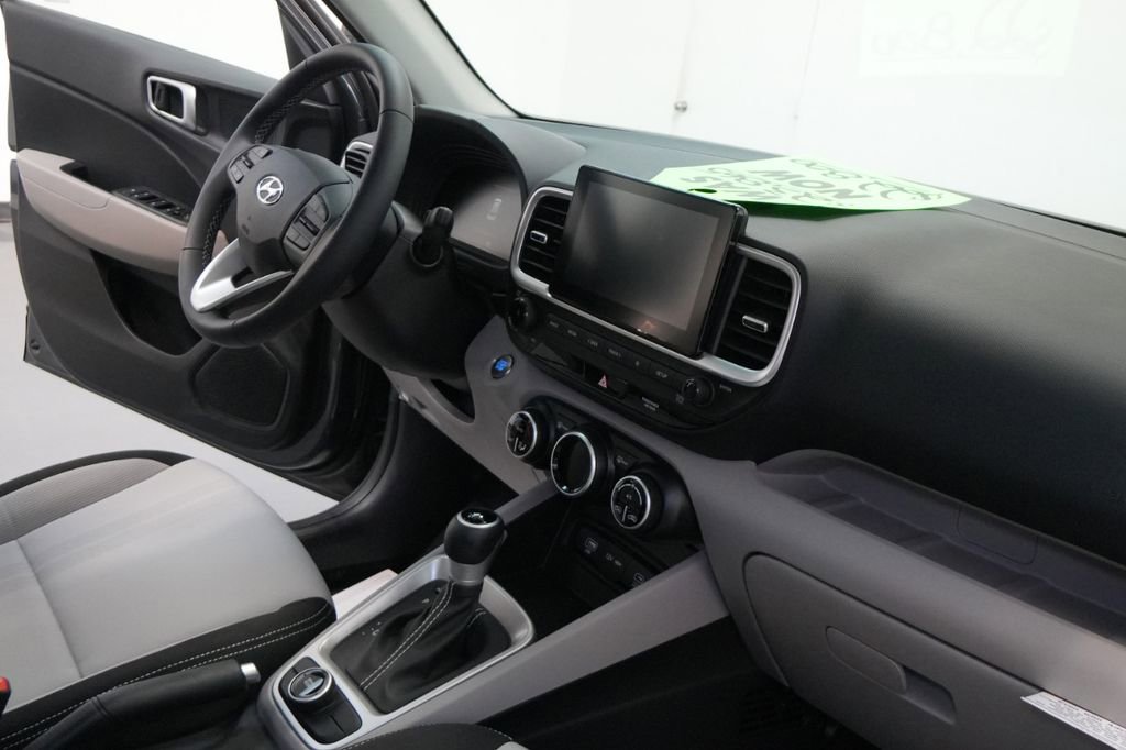 New 2024 Hyundai Venue SEL image 35