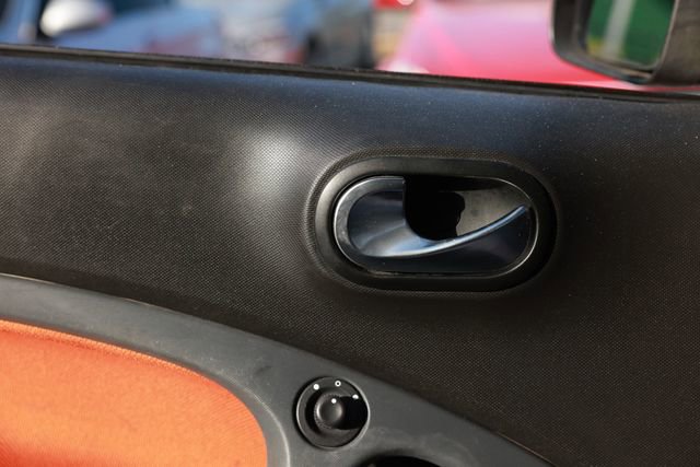 Used 2016 smart fortwo passion image 39