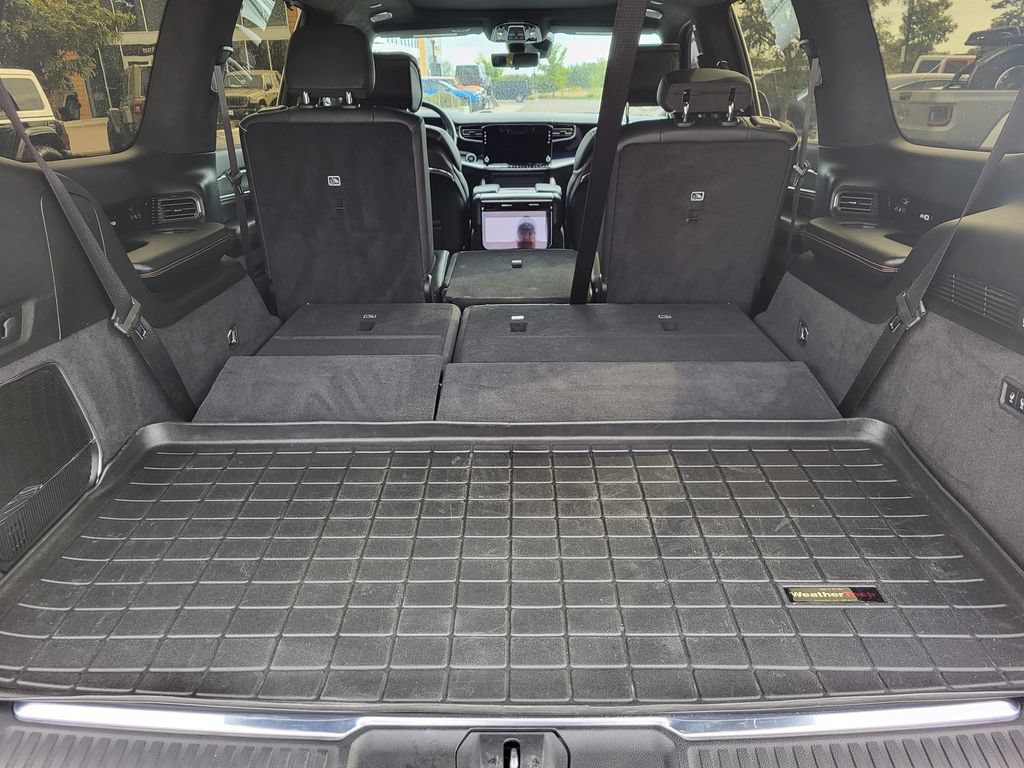 Used 2023 Jeep Grand Wagoneer Series III AWD/4WD image 24