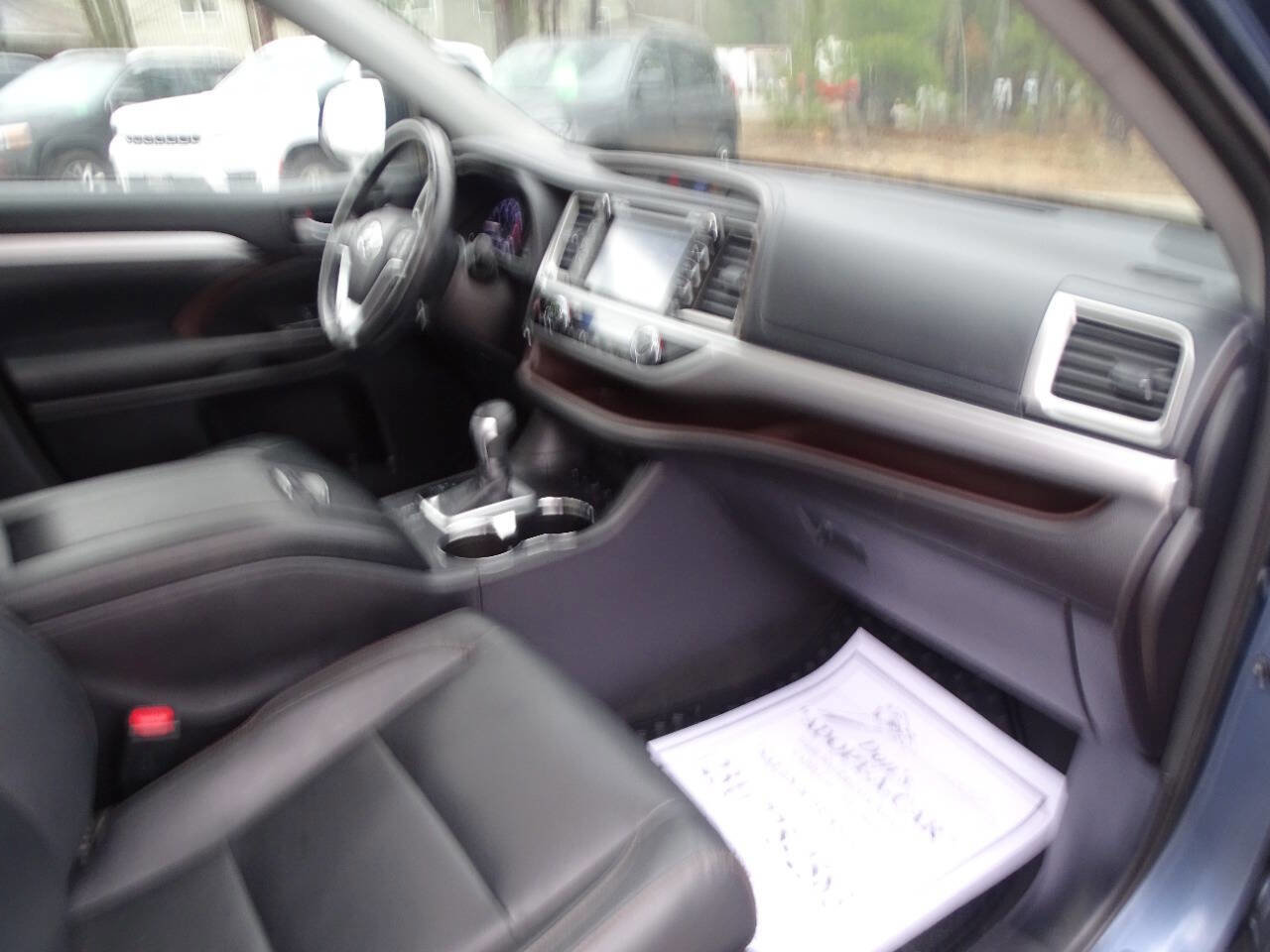 Used 2017 Toyota Highlander XLE image 46