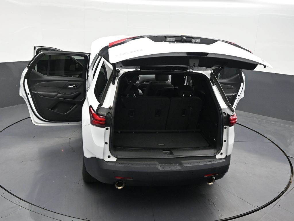 Used 2023 Chevrolet Traverse LT FWD image 35