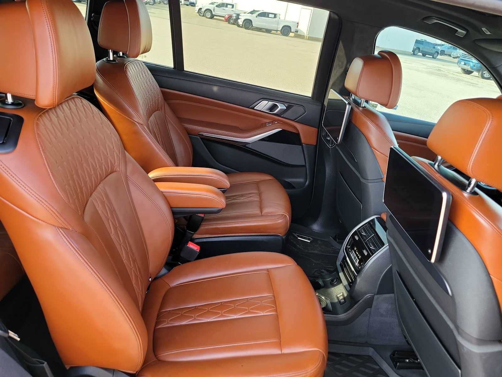 Used 2019 BMW X7 xDrive50i w/ Dynamic Handling Package AWD/4WD image 17