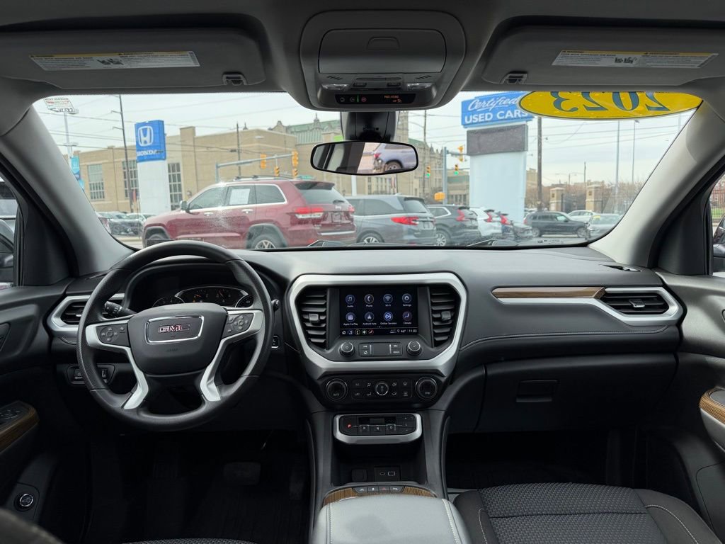 Used 2023 GMC Acadia SLE w/ Driver Convenience Package image 11
