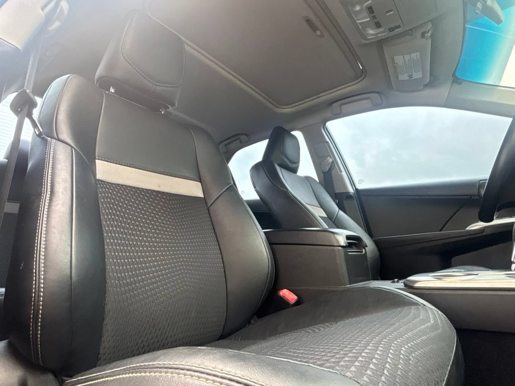 Used 2014 Toyota Camry SE FWD image 26