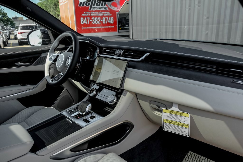 New 2026 Jaguar F-PACE R-Dynamic S image 22