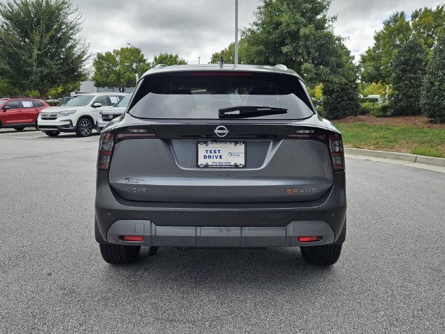 Used 2025 Nissan Kicks SR AWD/4WD image 7