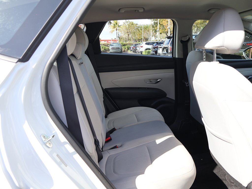 Used 2025 Hyundai Tucson SE image 35