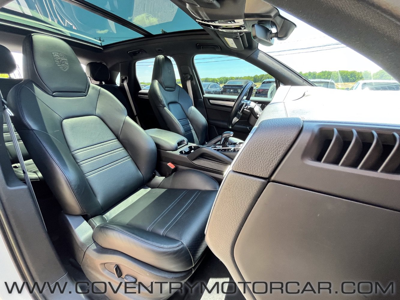 Used 2023 Porsche Cayenne Platinum Edition AWD/4WD image 32